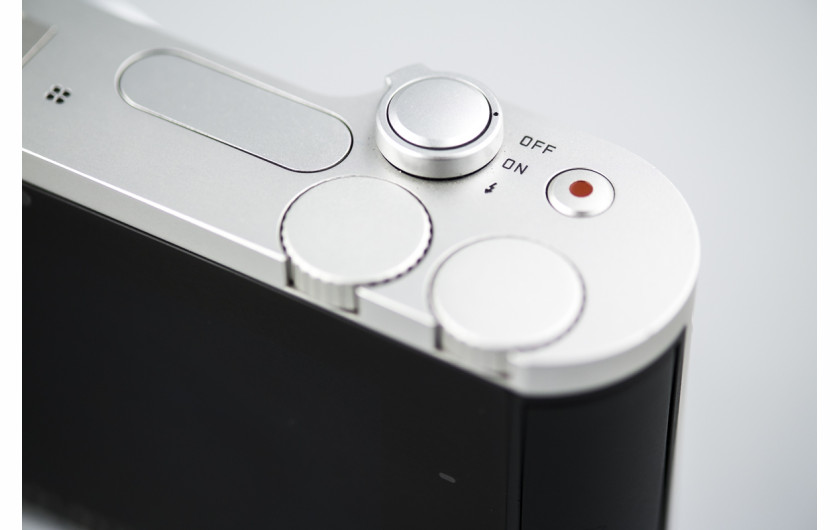Leica T - fizyczne przyciski