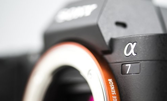 “Zawodowiec do wynajęcia” - wypróbuj aparat Sony A7 przed zakupem
